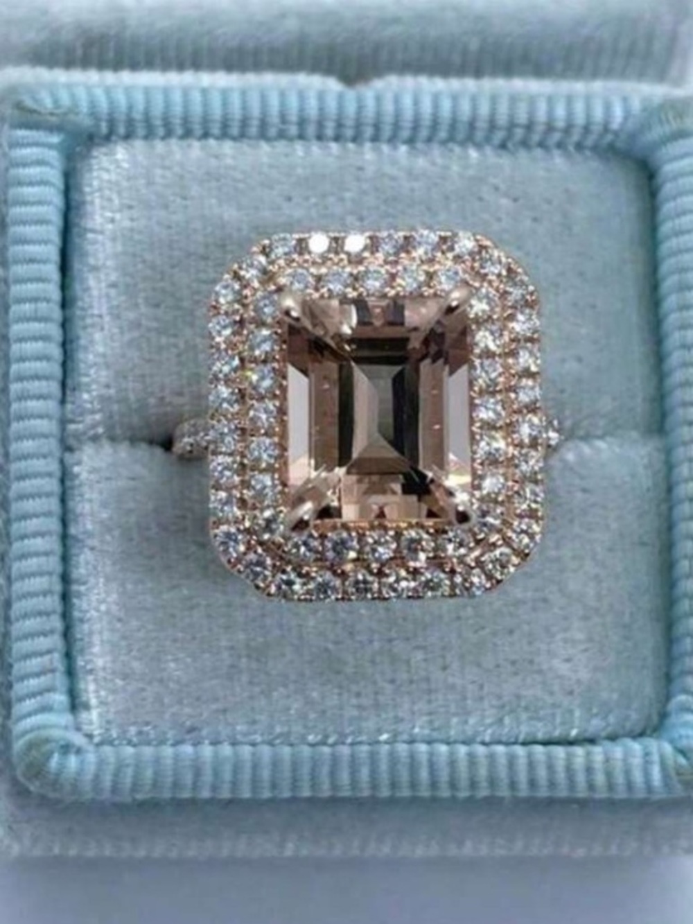 Rose gold ring